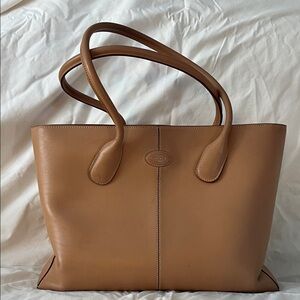 Tod's Tan Leather Tote Bag